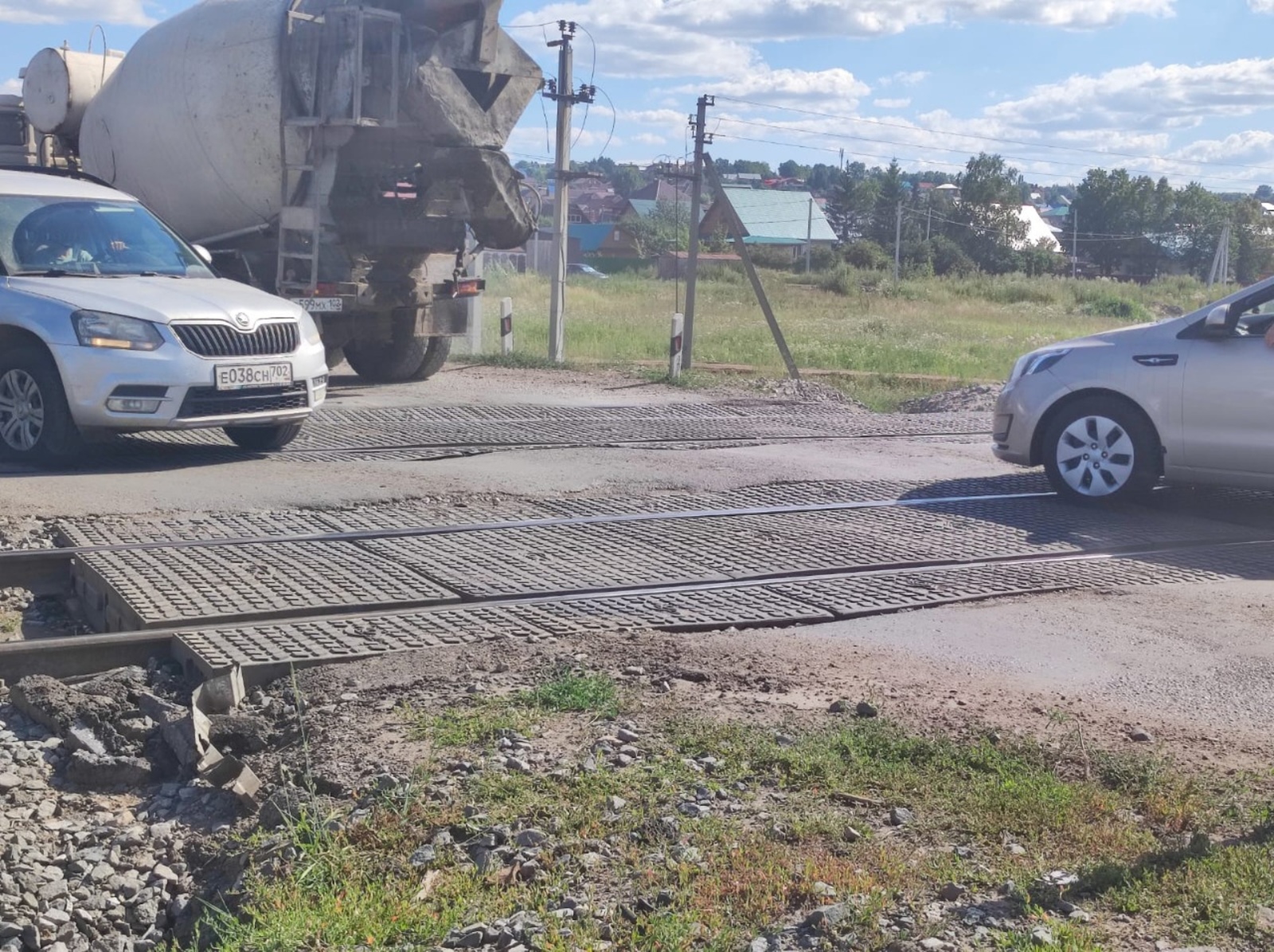 Пробки на Зининском переезде в Уфе усугубили ямы на дороге