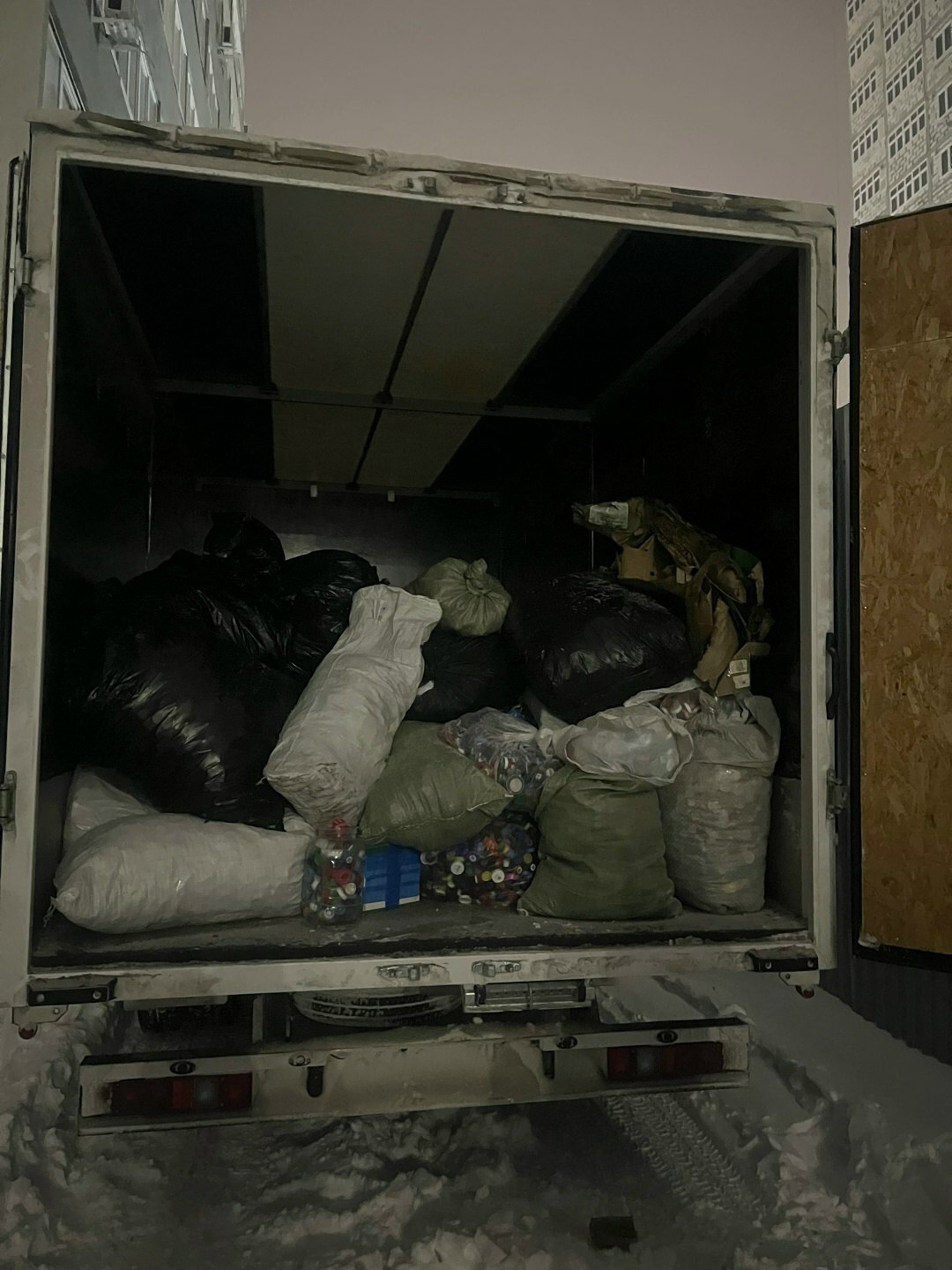 Жители Башкирии собрали больше тонны пластиковых крышечек