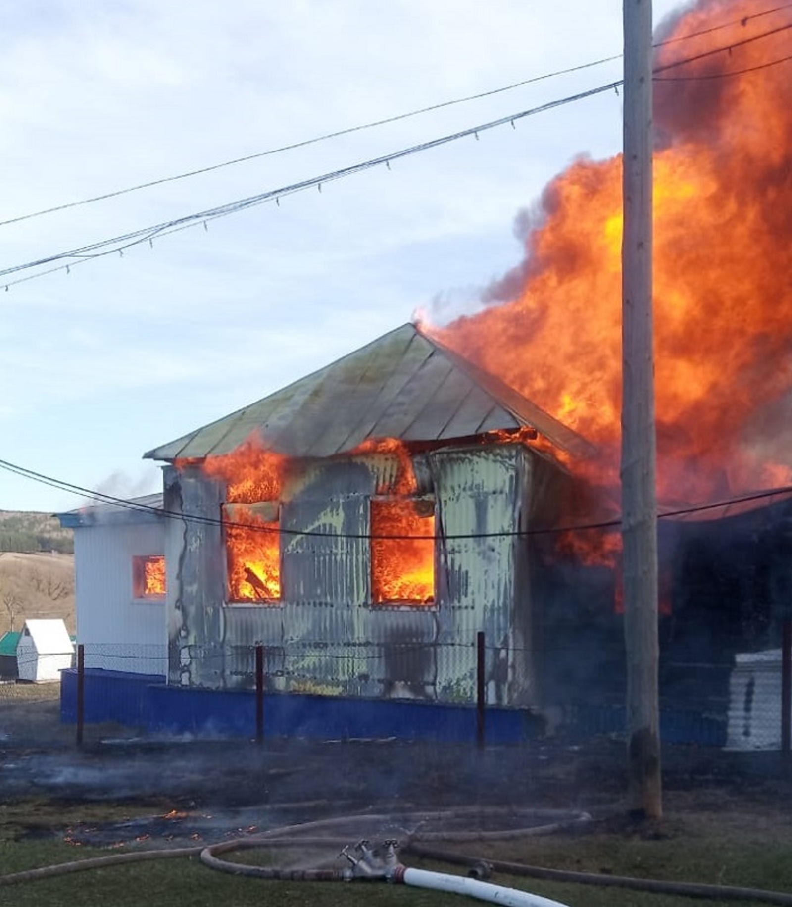 В Башкирии загорелось здание православного прихода