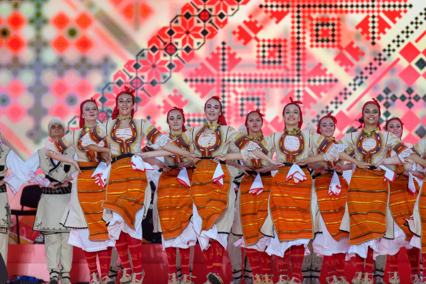 Ансамбль народного танца «Пламъче», Болгария