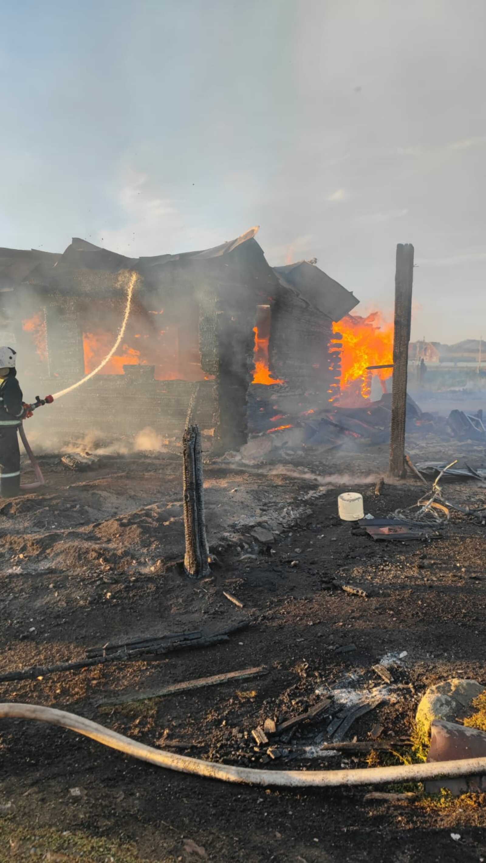 В Учалинском районе огонь  оставил без крова многодетную семью