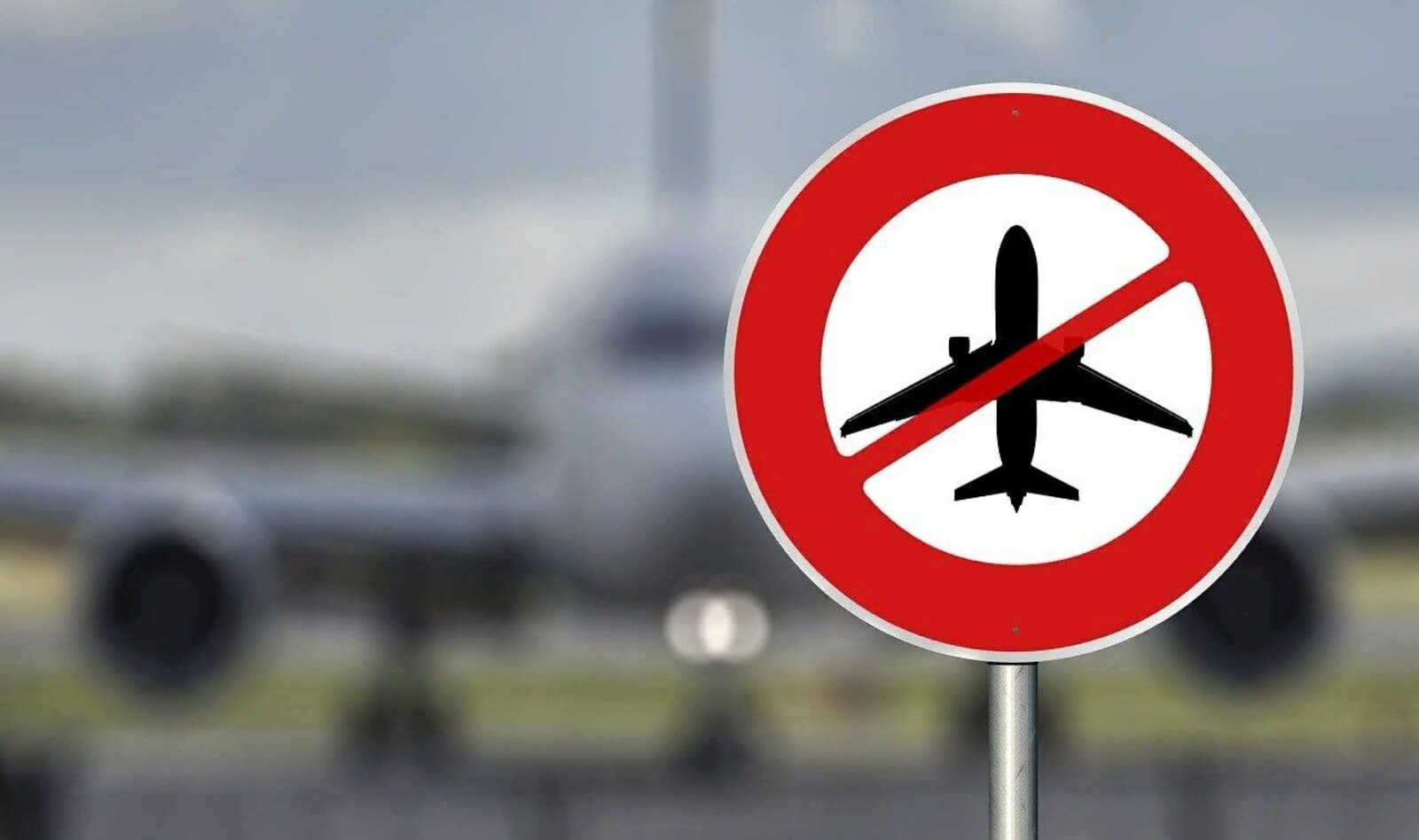 Небо над южными аэропортами России останется закрытым до 12 июня