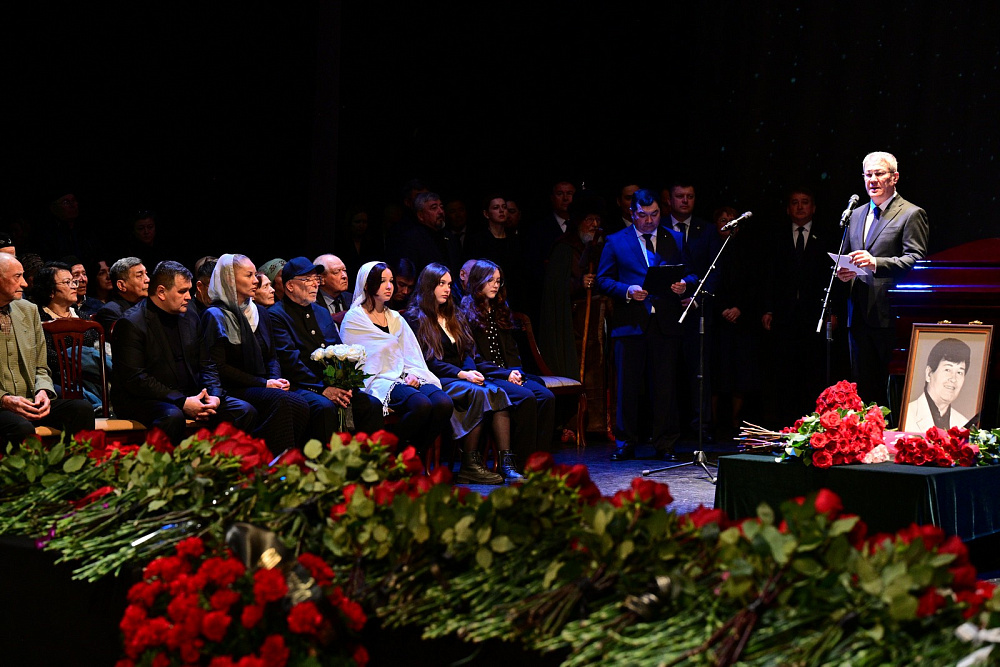 Глава Башкирии принял участие в церемонии прощания с Фиданом Гафаровым