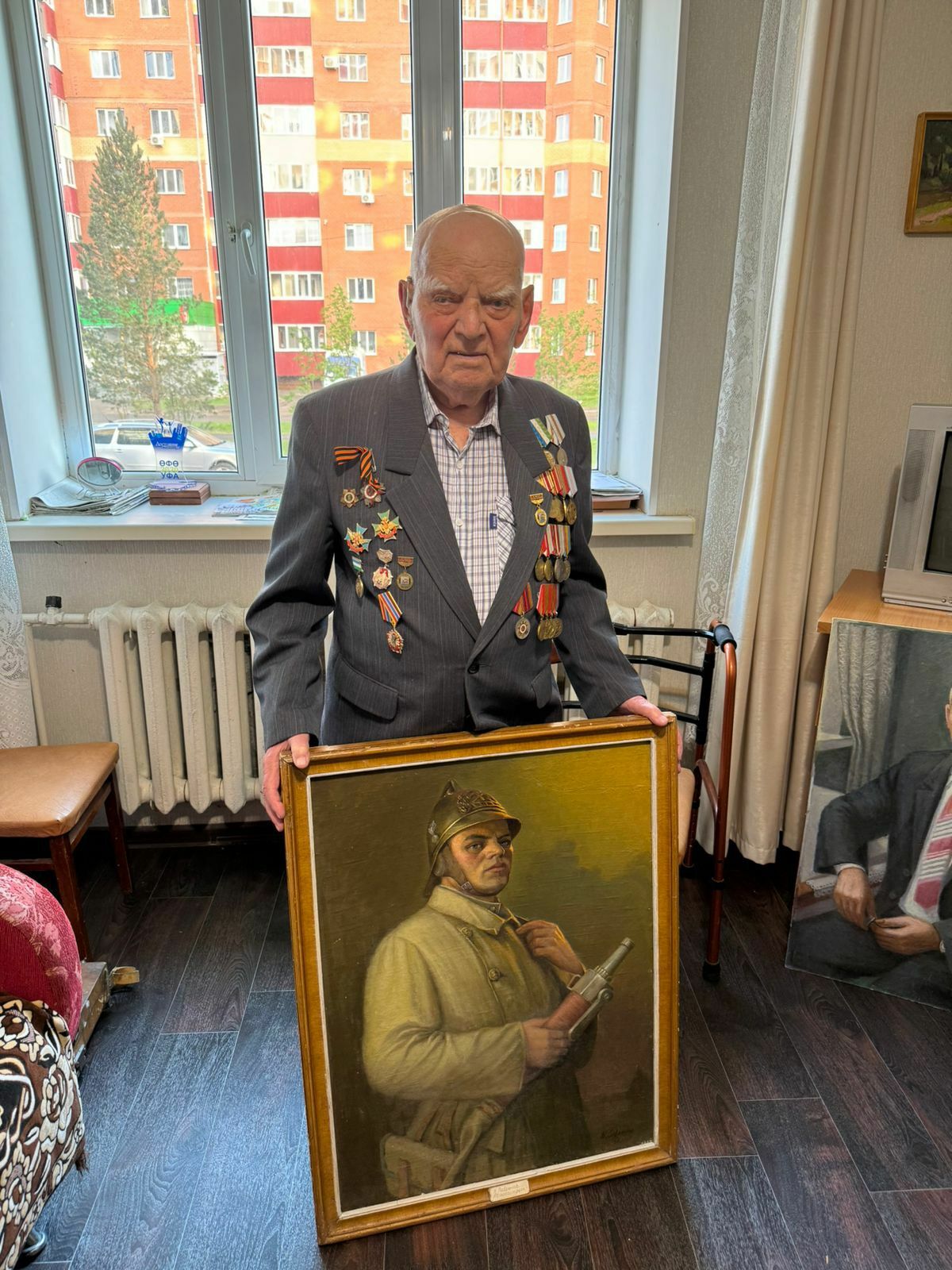 В Уфе военные следователи навестили ветерана Великой Отечественной войны