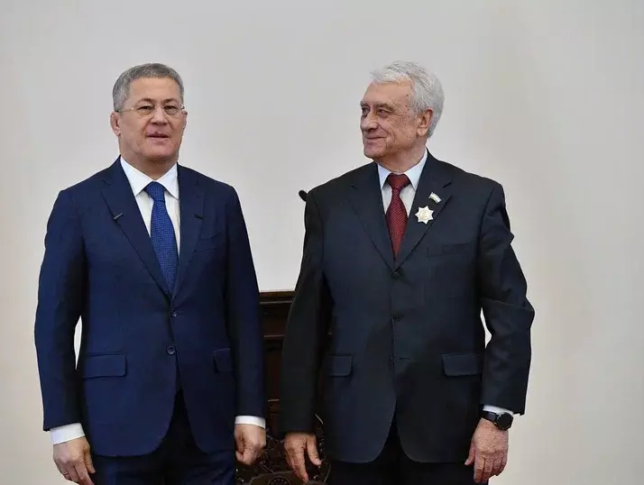 Радий Хабиров вручил государственные награды