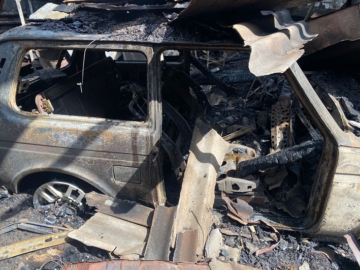 В Янауле сгорели два автосервиса и автомобиль