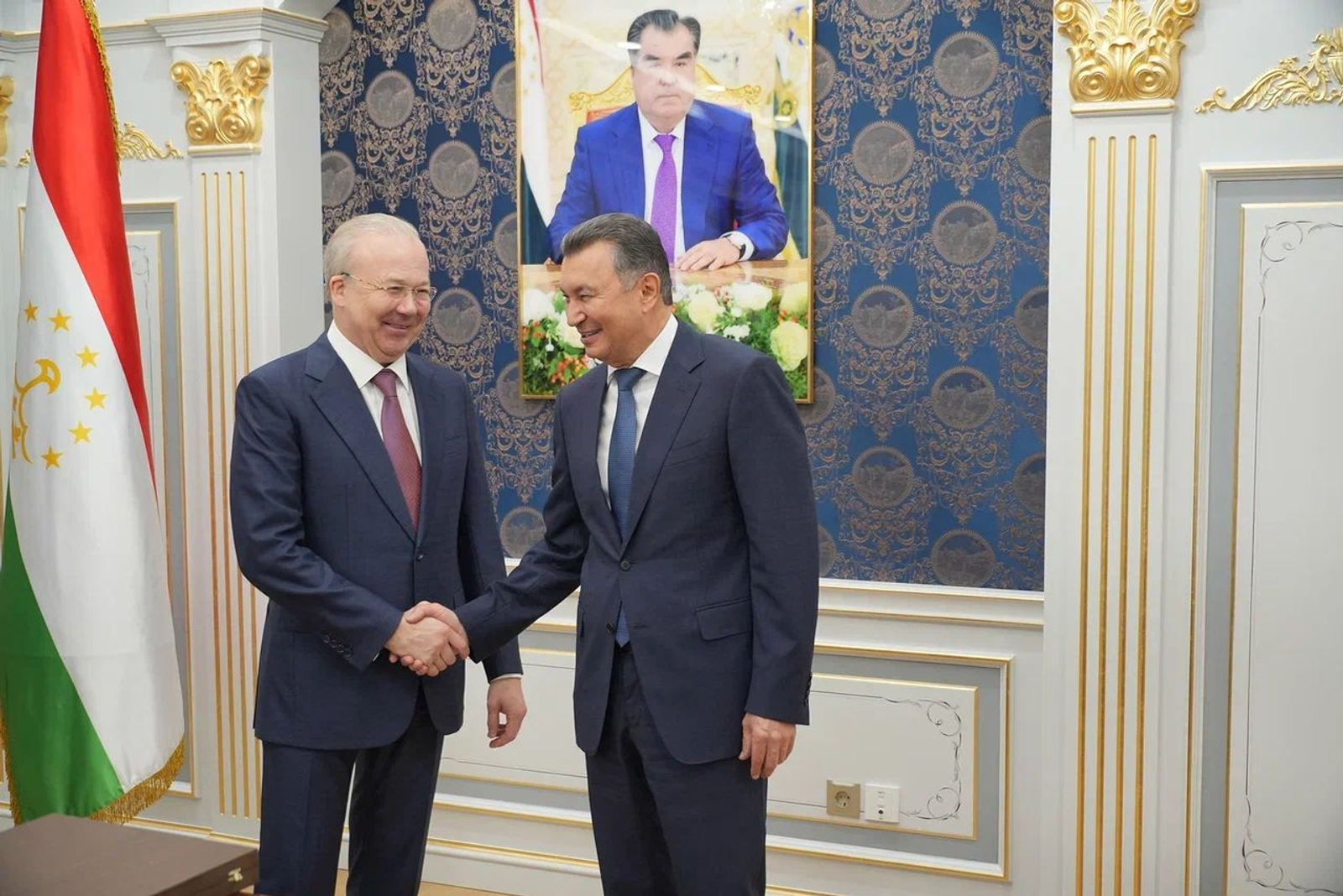 Андрей Назаров встретился с премьер-министром Таджикистана Кохиром Расулзодой