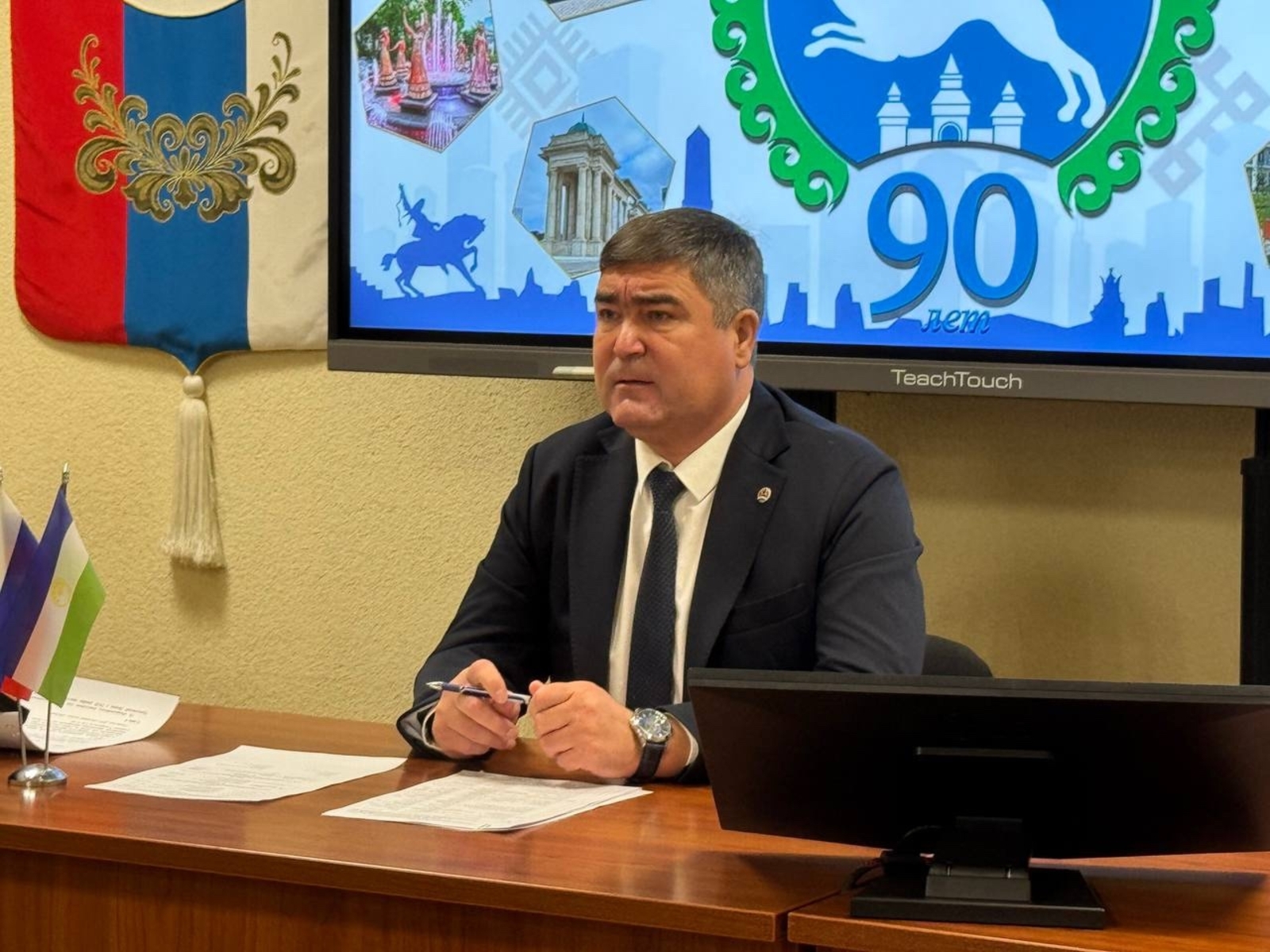 Владимир Путин наградил главу Кировского района Уфы почётной грамотой