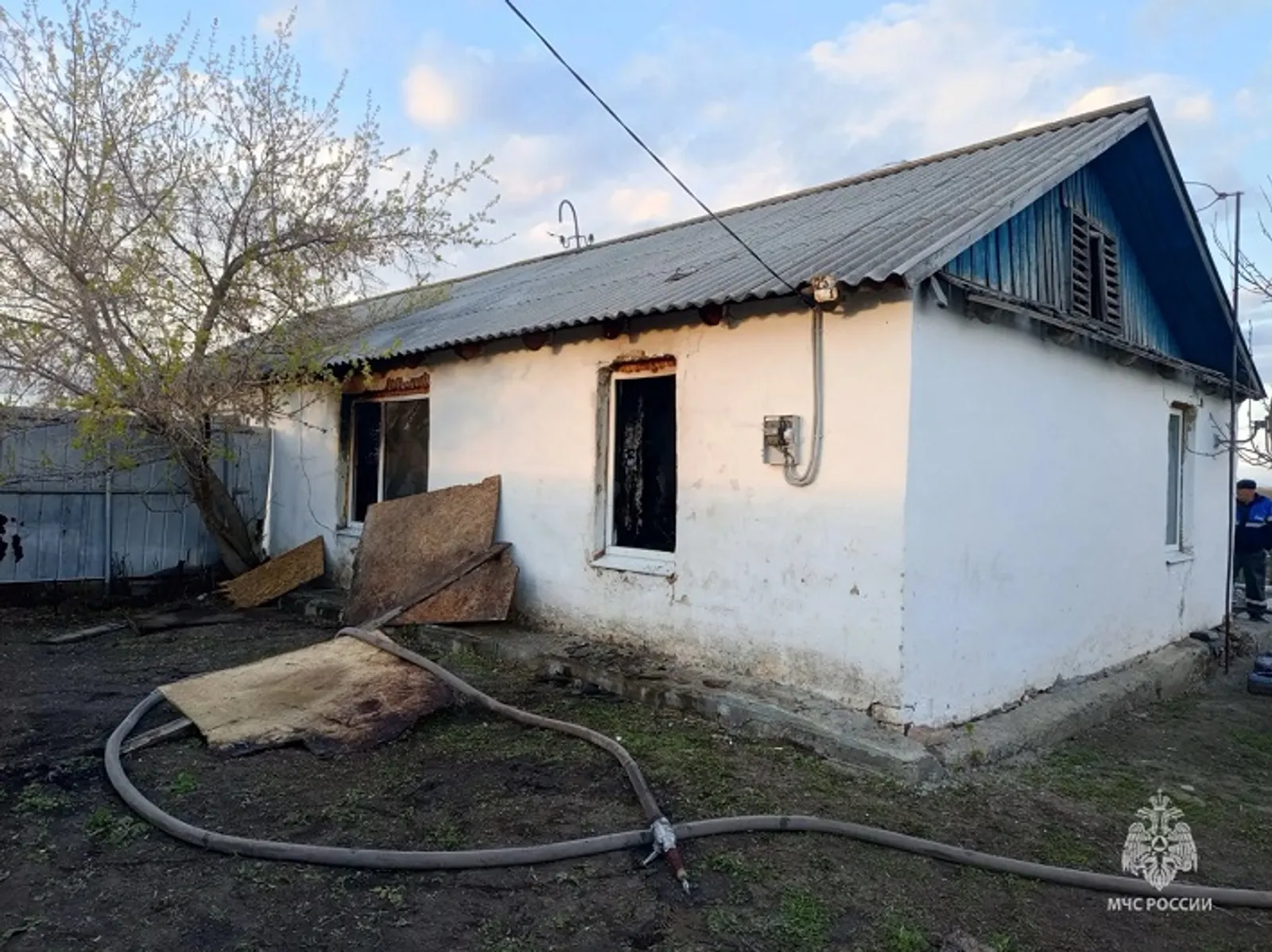 В Башкирии мужчина и трёхлетний ребенок получили ожоги при пожаре