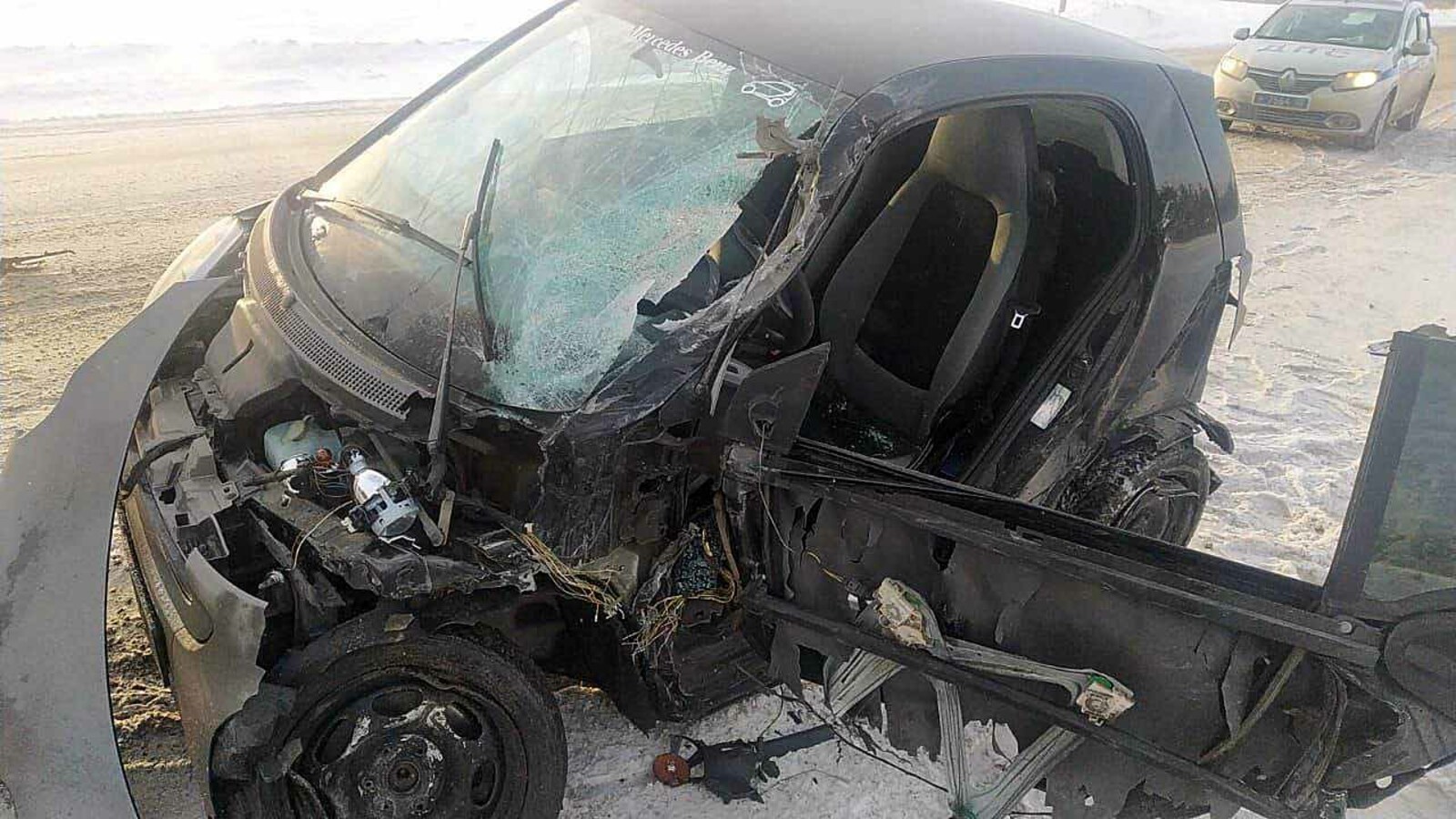 В Уфимском районе женщина за рулём мини-автомобиля пострадала в столкновении с грузовиком