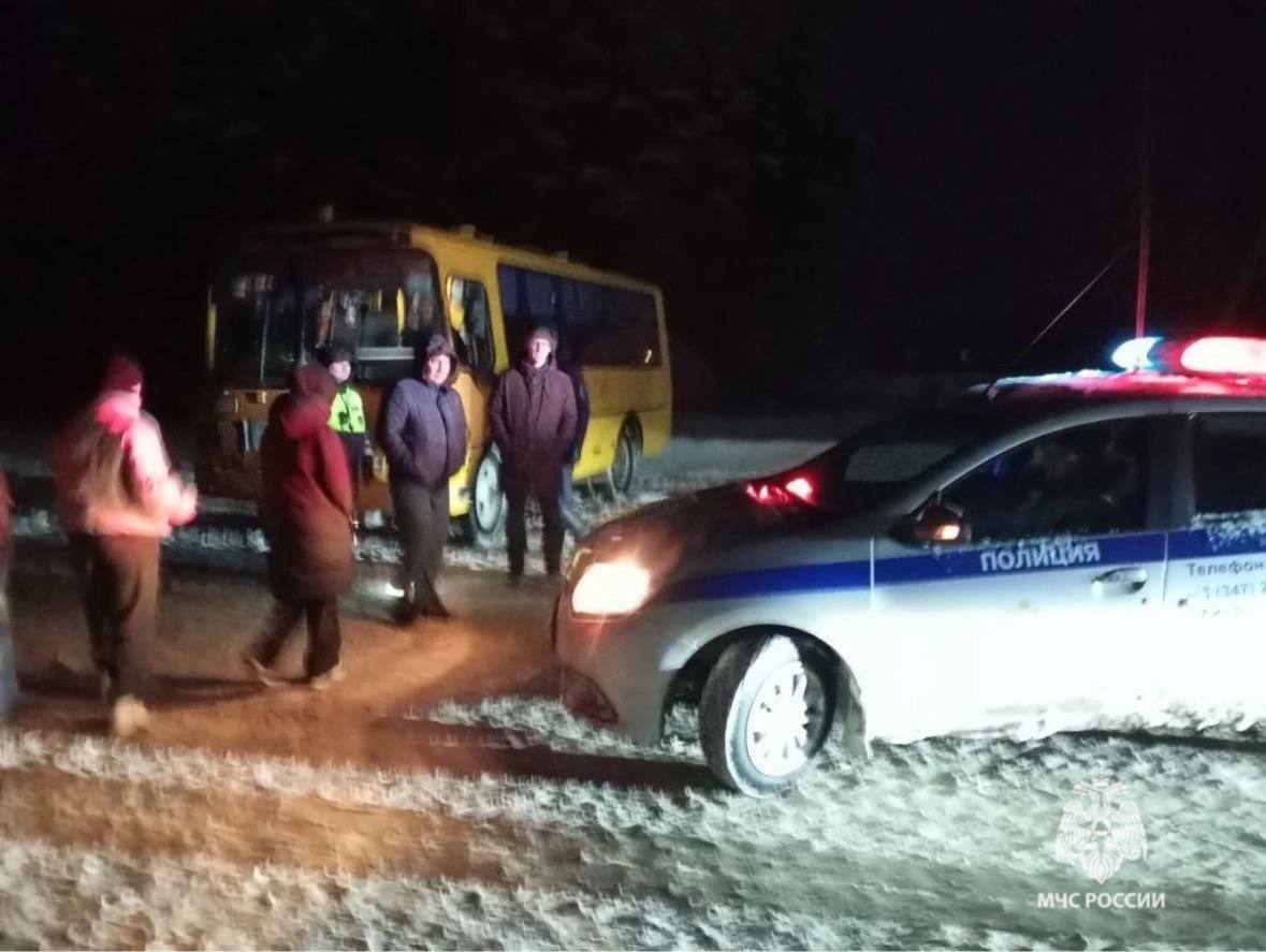 К огромной пробке в Архангельском районе Башкирии устремились экстренные службы