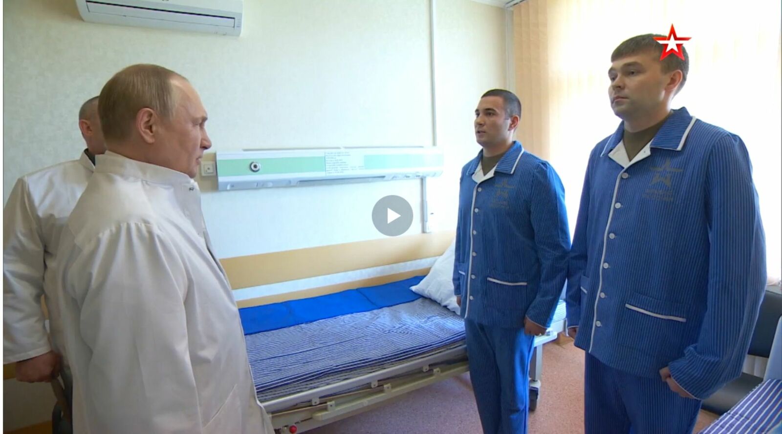 В московском госпитале Владимир Путин встретился с военнослужащим из Башкирии