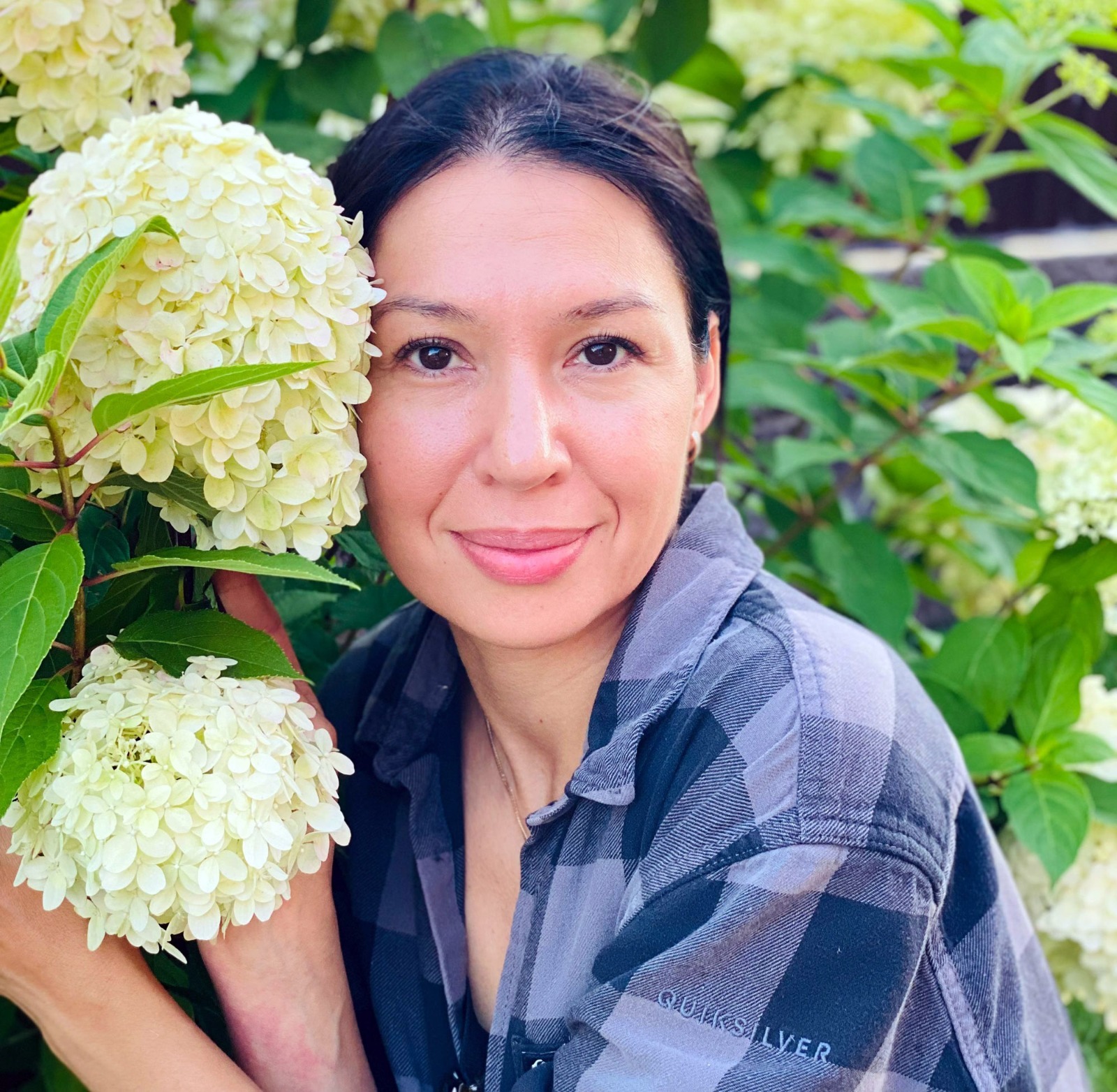 Анастасия ФЕДОРОВА  Кружево из гортензий каждой красавице к лицу.