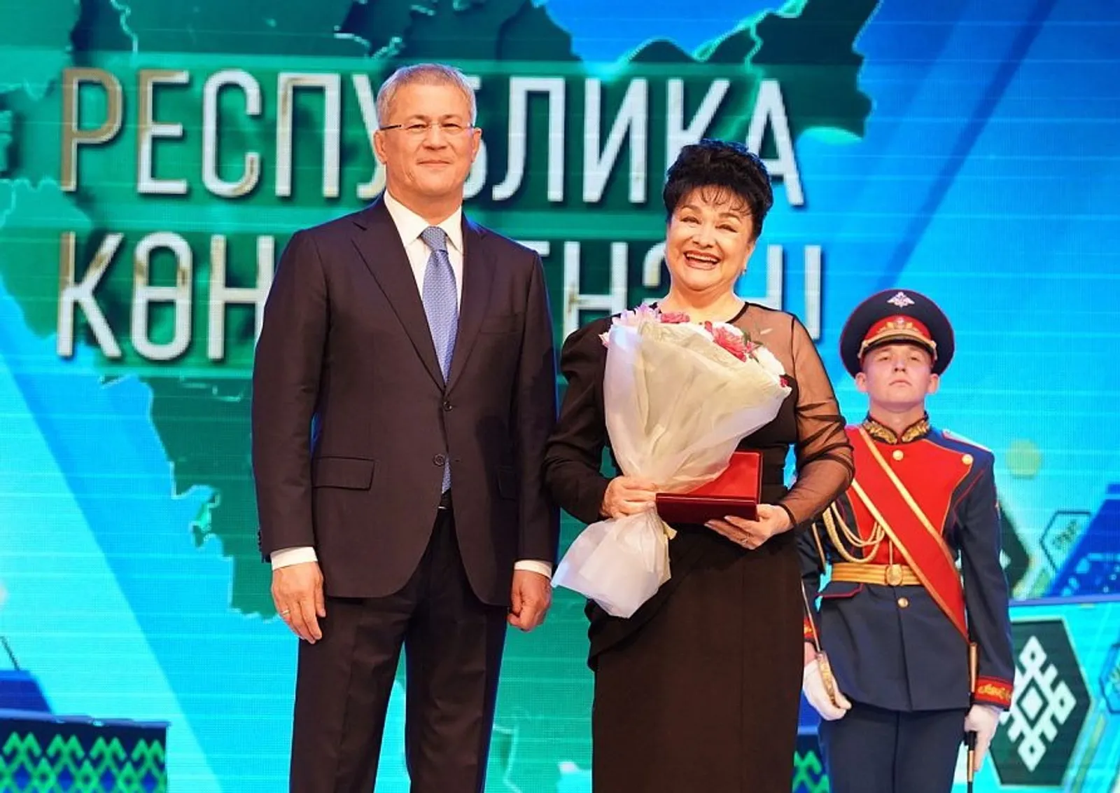 пресс-службы главы РБ Среди награжденных — неподражаемая Назифа Кадырова, которая отдала сцене больше 50 лет.