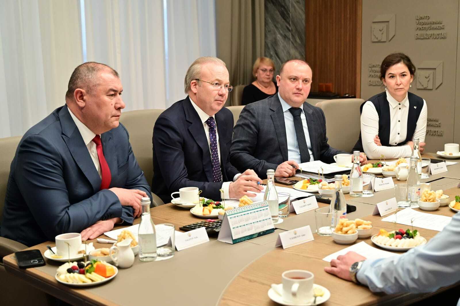 Андрей Назаров встретился с генеральным консулом Турции Исметом Эриканом
